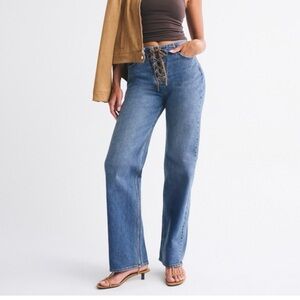 Curve Love High Rise 90a Relaxed Suede Lace Jean